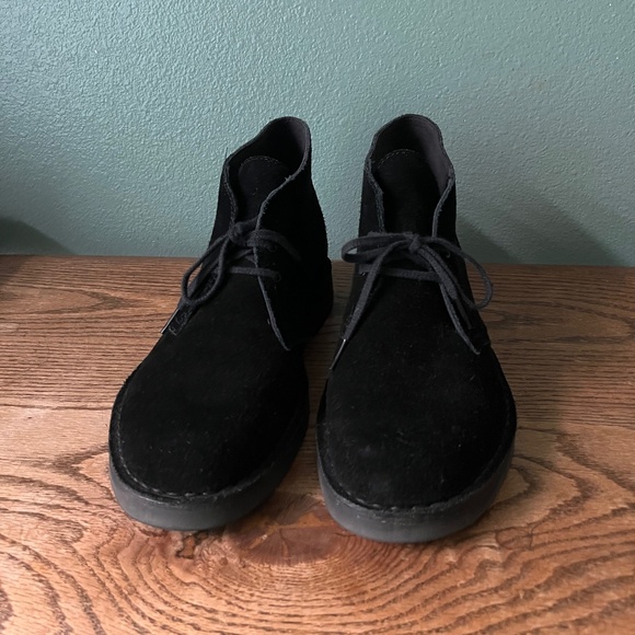 Clarks Premium Soft Black Suede Desert Boots  Crepe Soles  Mens Size 10.5 Medium main image 9